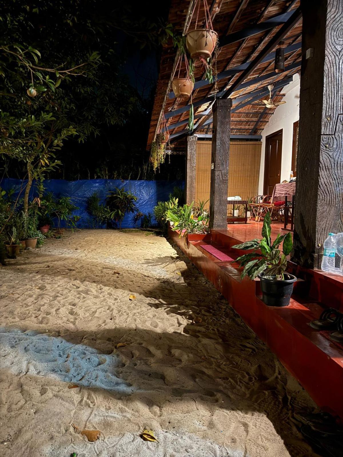 Marari Adonis Beach Villa Марарикулам Экстерьер фото