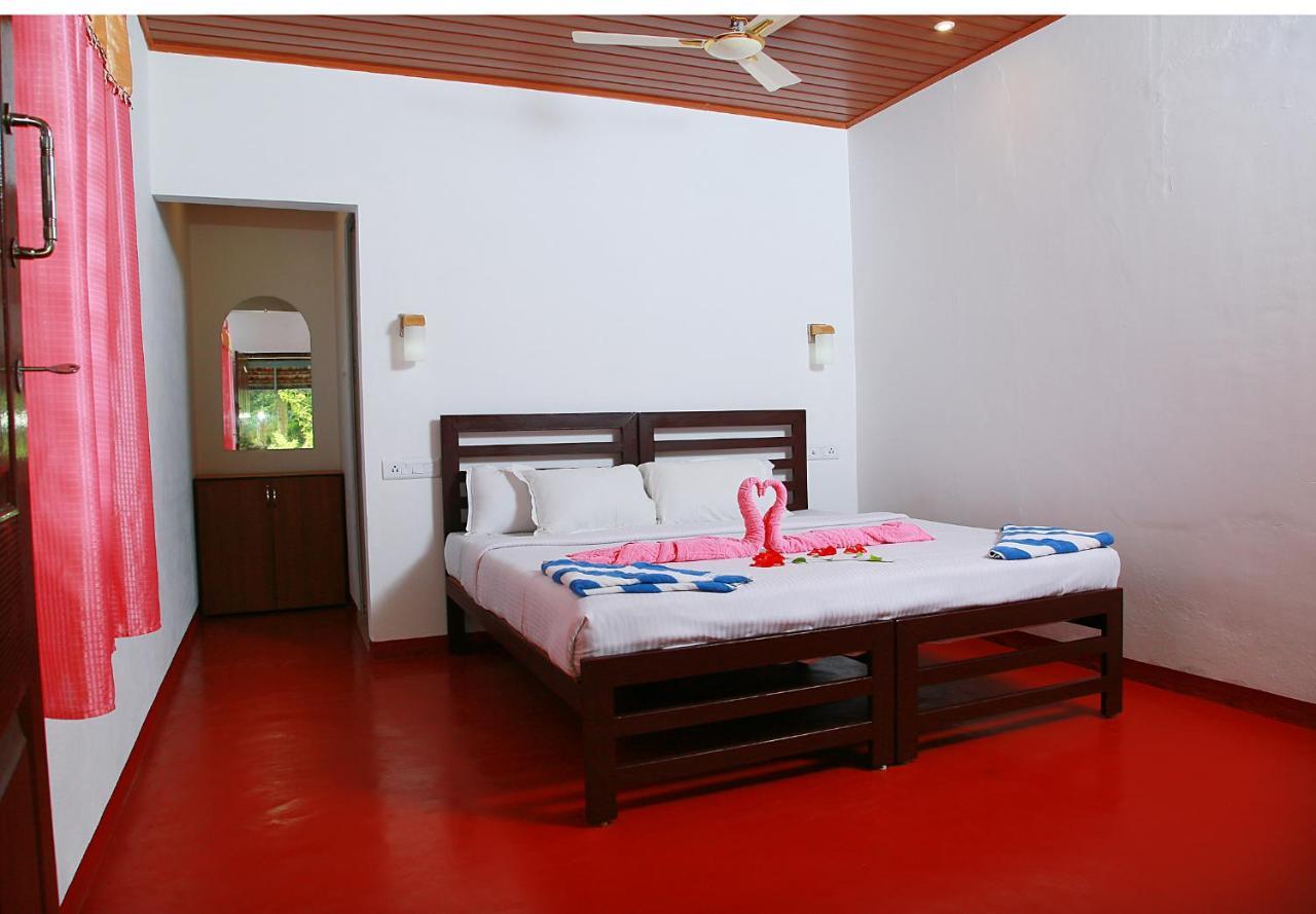 Marari Adonis Beach Villa Марарикулам Экстерьер фото
